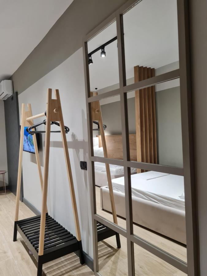 Tam Serviced Studio Apartment Myslym Shyri No1 Tiranë Luaran gambar