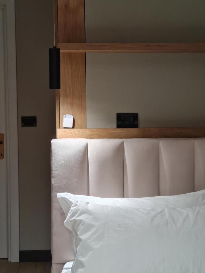 Tam Serviced Studio Apartment Myslym Shyri No1 Tiranë Luaran gambar