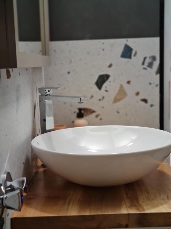 Tam Serviced Studio Apartment Myslym Shyri No1 Tiranë Luaran gambar