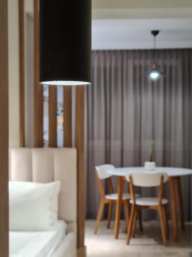 Tam Serviced Studio Apartment Myslym Shyri No1 Tiranë Luaran gambar